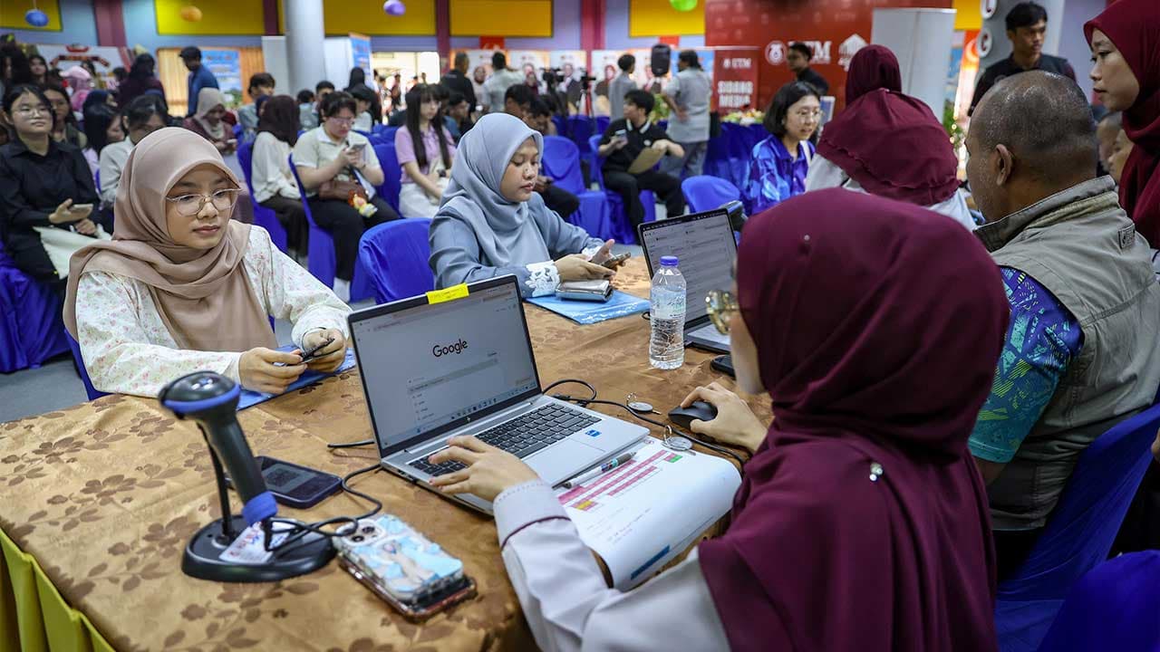 UTM Terima 4,506 Mahasiswa Baharu, Kohort Sulung Fakulti AI Taruhan Pacu Bakat JS-SEZ