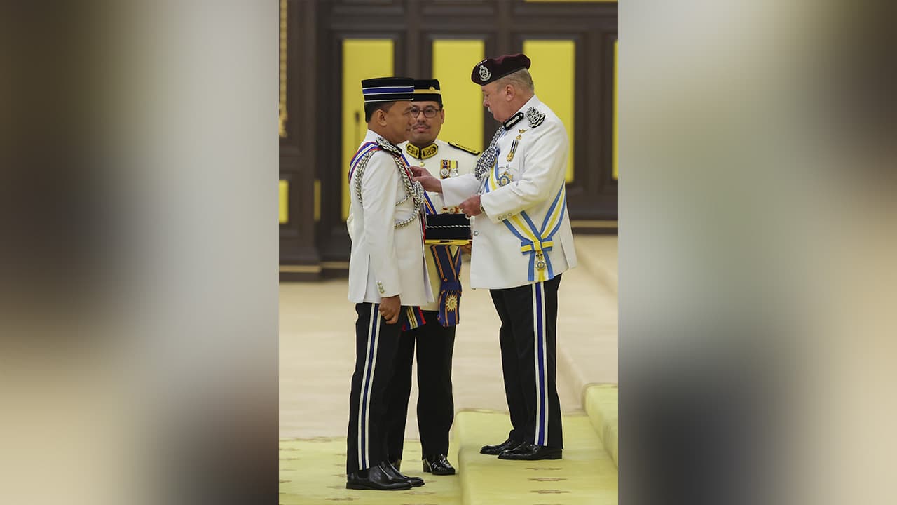 Agong Kurniakan Darjah Pingat Polis: Pengarah Cawangan Khas Dahului 159 Penerima di Istana Negara
