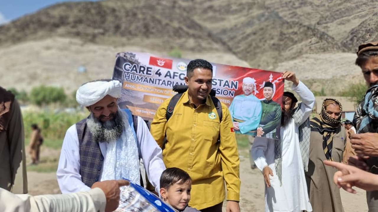 Talian Hayat Musim Sejuk: NGO Malaysia Hulur Selimut Tebal & Makanan Buat Mangsa Gempa Afghanistan
