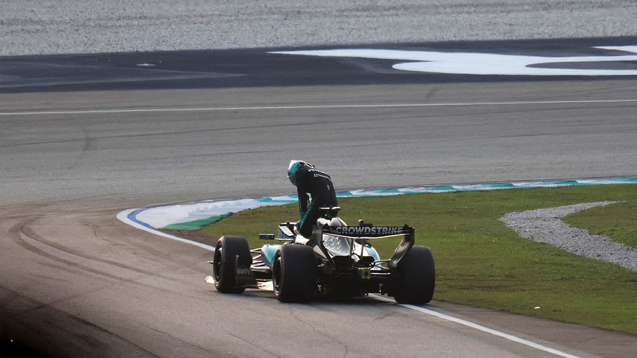Kekecohan Di Litar Basah: FIA Mulakan Siasatan Isu Perisian Jentera F1 Selepas Hamilton Gelar ‘Perlumbaan Lego’