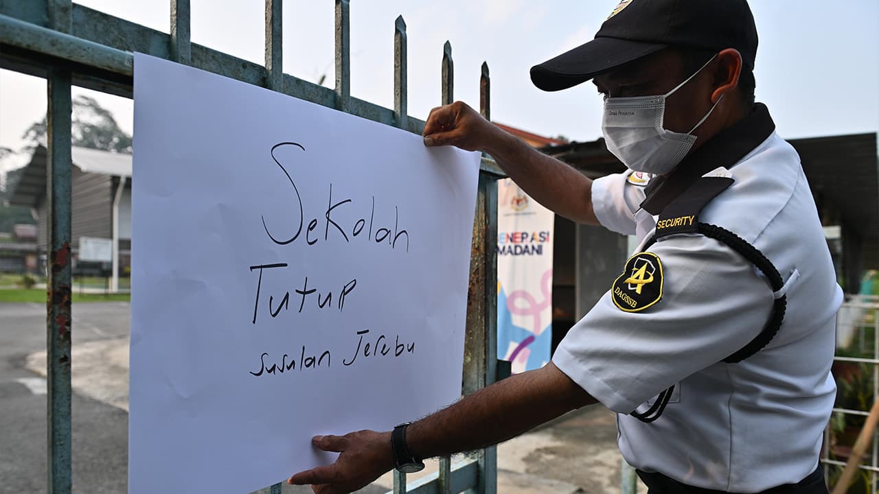 Jerebu Makin Buruk: Semua Sekolah Di Johor Ditutup Dua Hari Bermula Esok, Beralih Ke PdPR