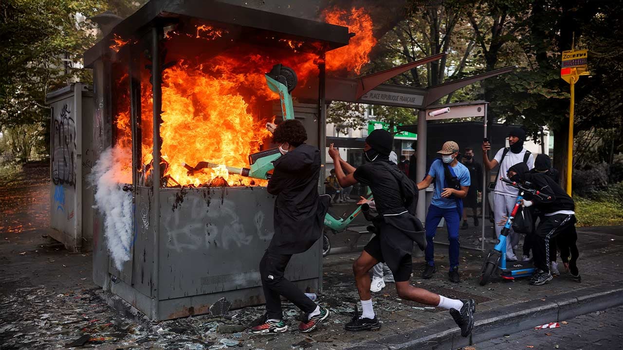 Bantah Yuran & Kos Melambung, 107 Ditahan Dalam Demonstrasi Pelajar Di Belgium